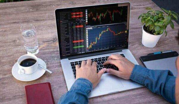 How to Become a Successful Forex Day Trader and benefit in the long run