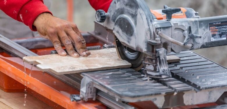 How to use a Wet Tile Saw Effectively