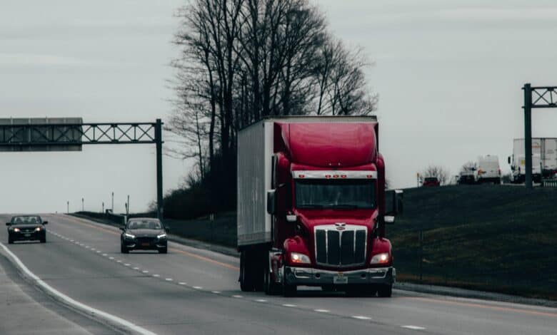 factors-to-consider-before-starting-your-trucking-business