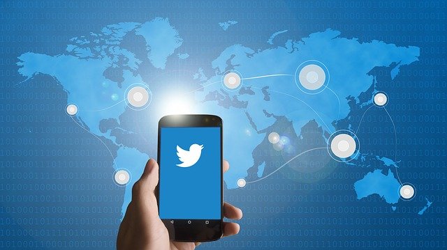 how-can-displaying-twitter-posts-on-digital-screens-benefit-your-event