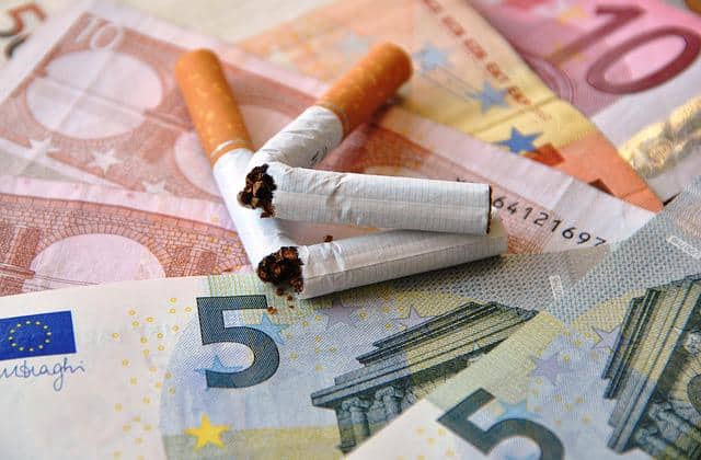 How can Smokers Save Money by Switching to Vaping?